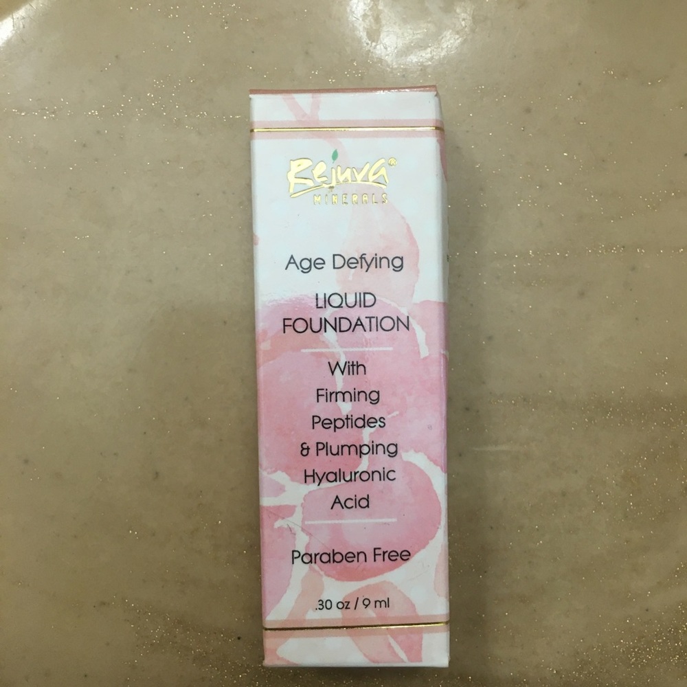 Rejuva Minerals Beach Beige Foundation